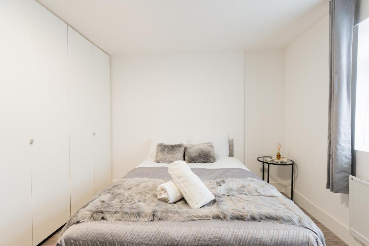 Large Studio Apartment 30 Mins To Oxford Street لندن المظهر الخارجي الصورة