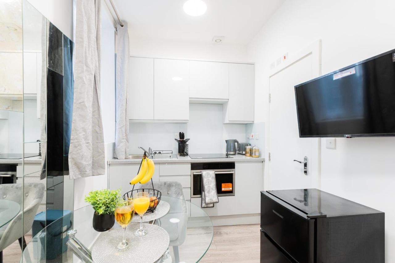Large Studio Apartment 30 Mins To Oxford Street لندن المظهر الخارجي الصورة